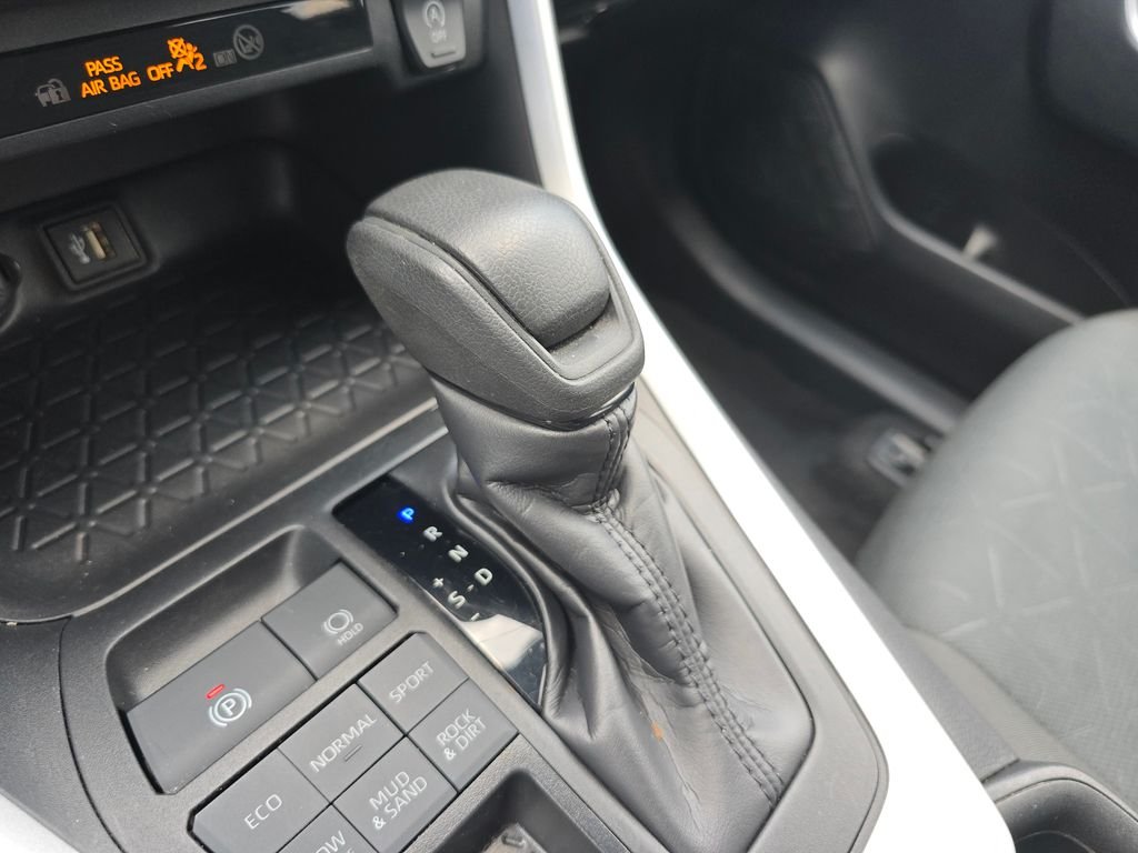 Used 2024 Silver Toyota XLE image 27
