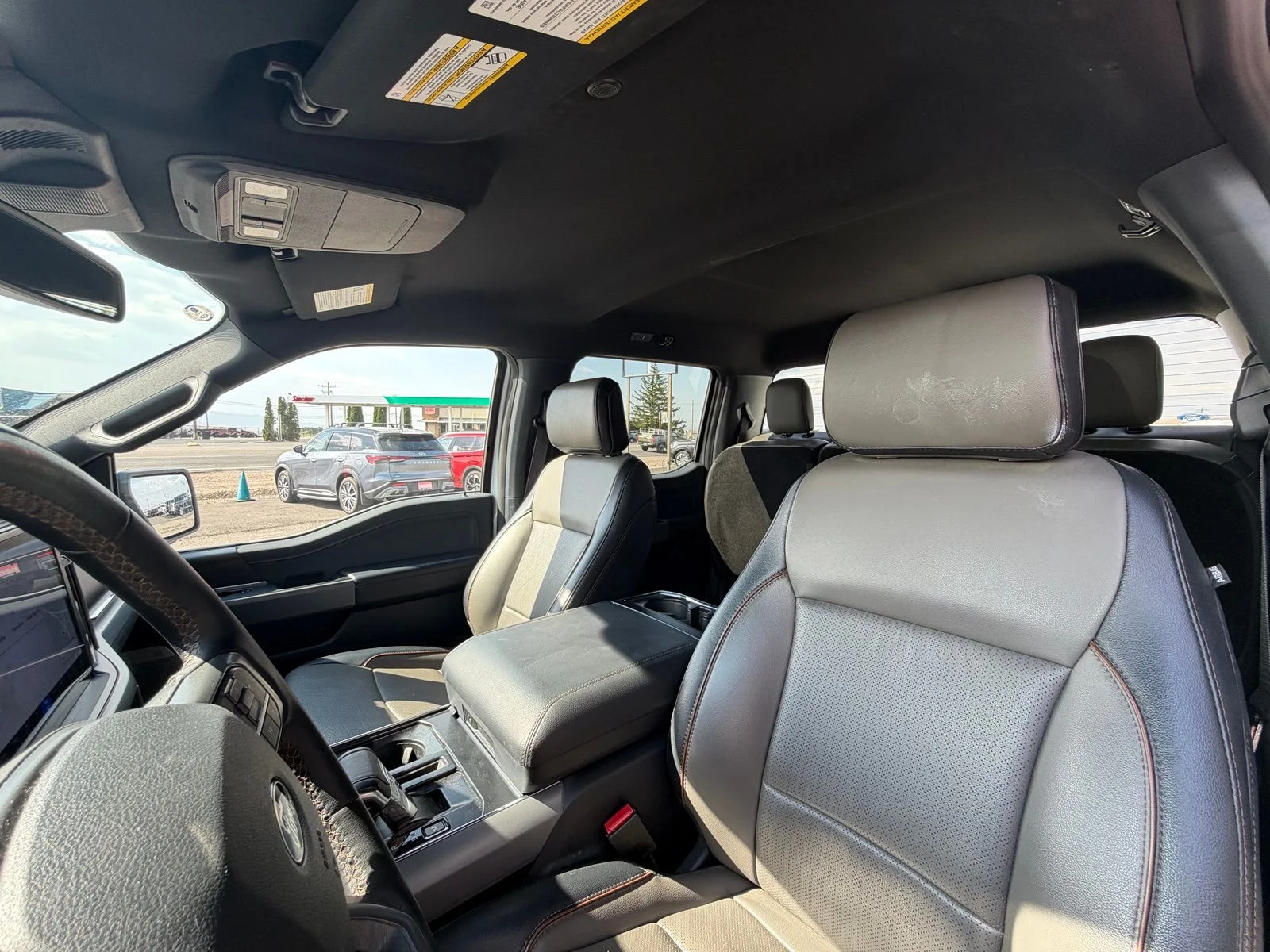 Used 2025 White Ford Lariat image 7