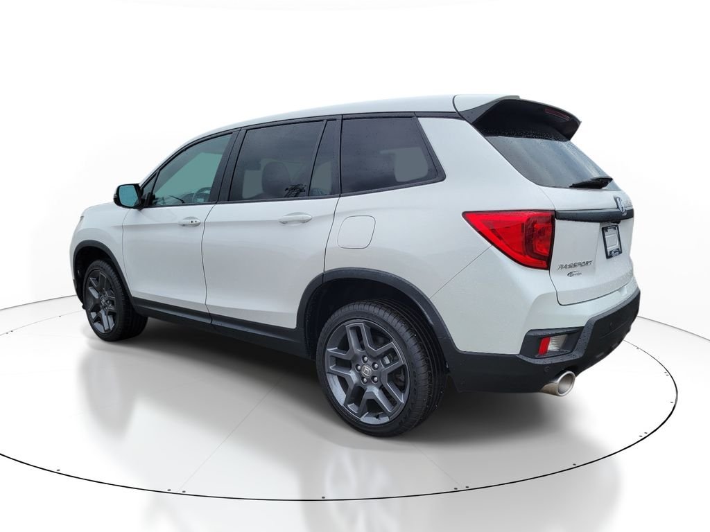 Used 2023  Honda EX-L image 3