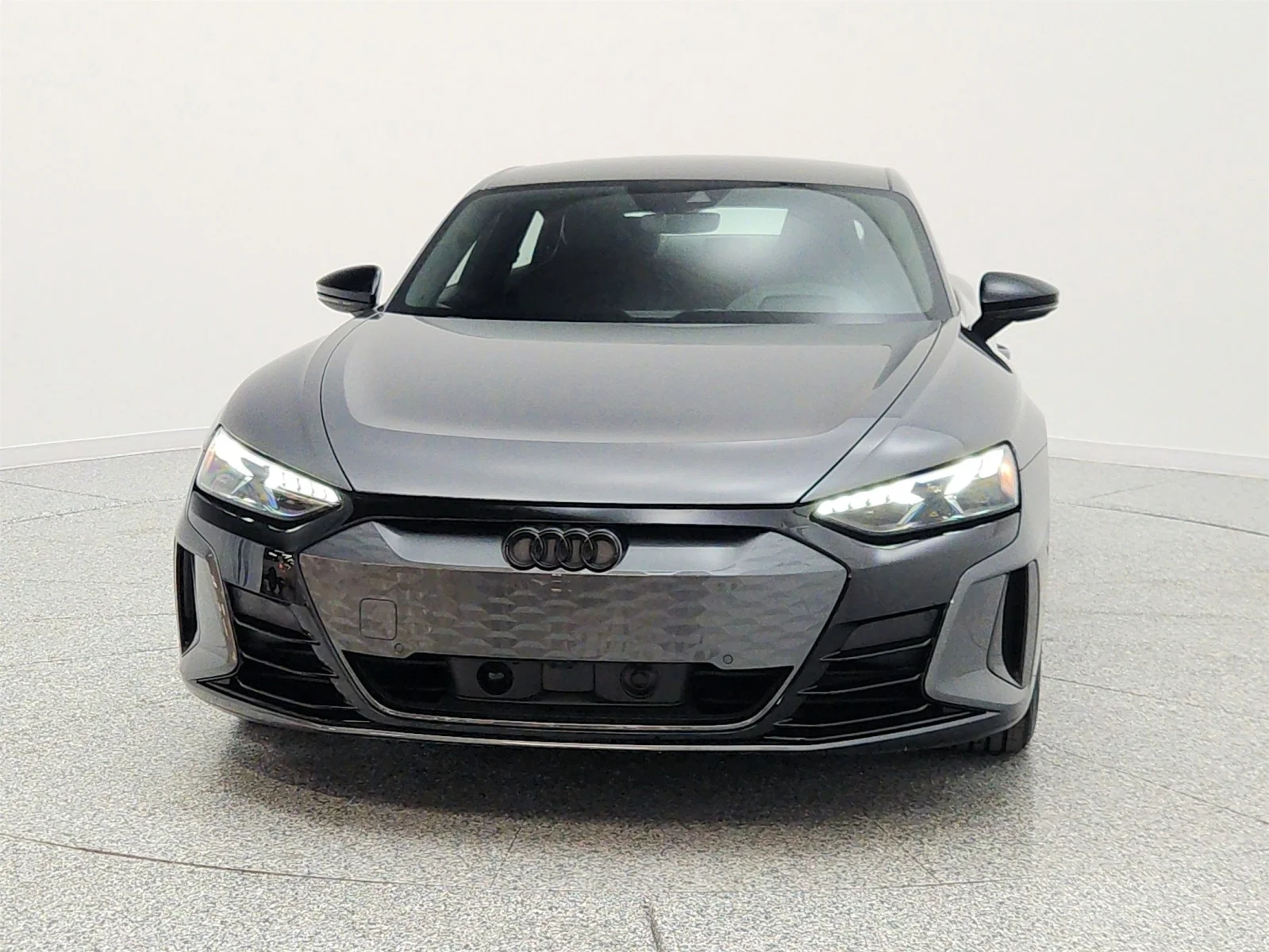 Used 2024 Daytona Gray Pearl Effect Audi quattro image 2
