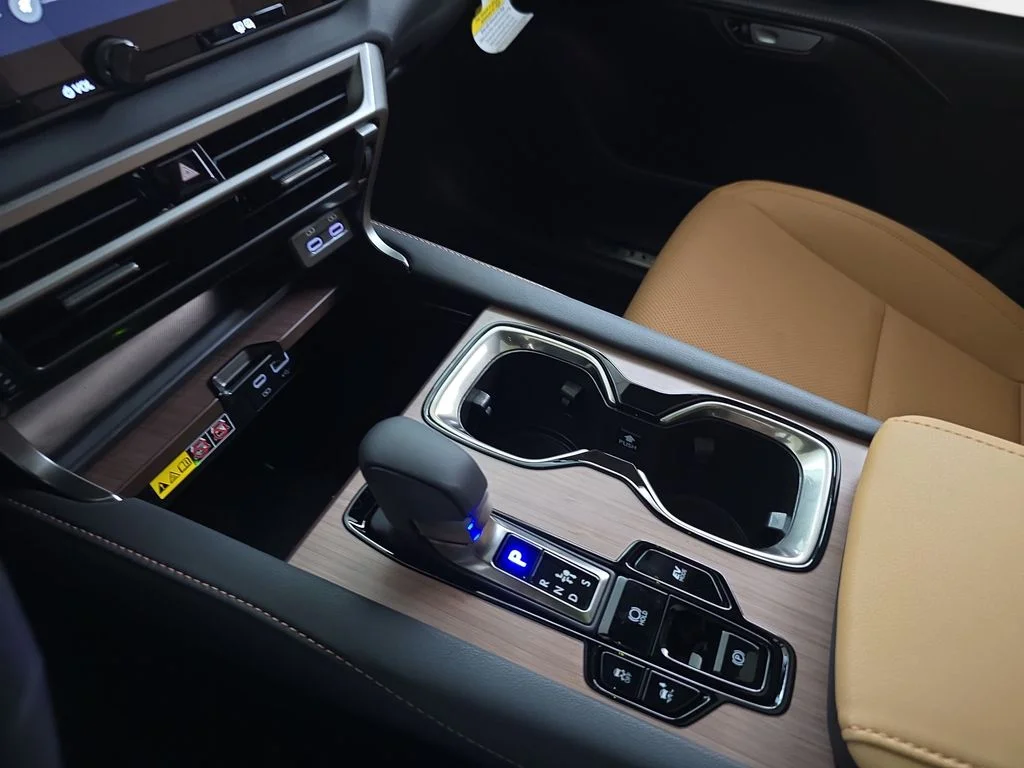 New 2026 Iridium Lexus PREMIUM image 24