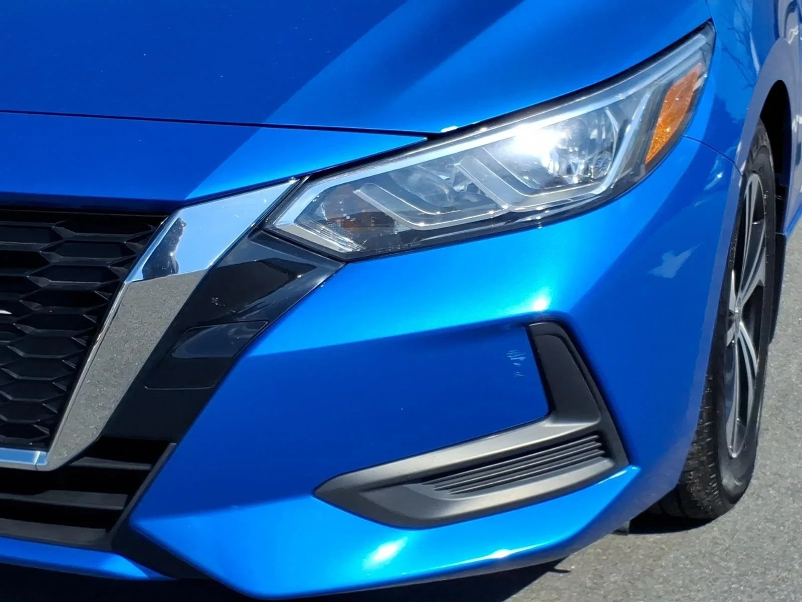 Used 2022 Electric Blue Metallic Nissan SV image 16