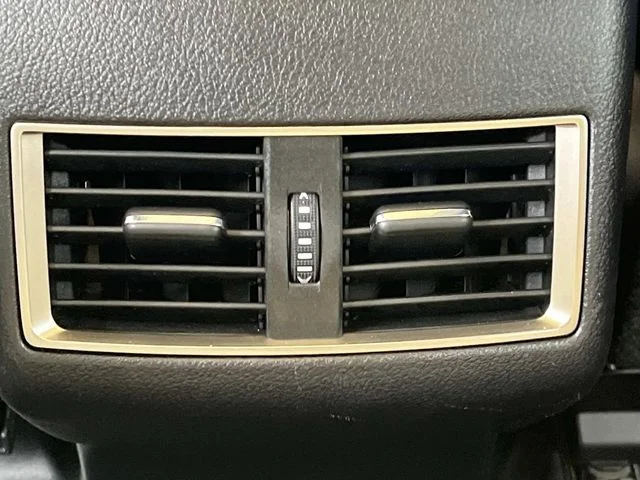Used 2019 White Lexus 300h image 19