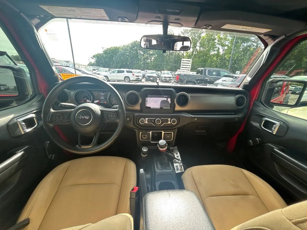 Used 2020 Red Jeep Sport image 19