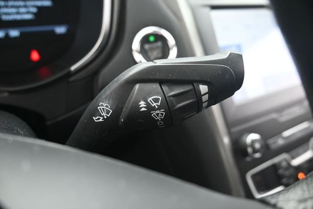 Used 2020 Silver Metallic Ford SE image 18