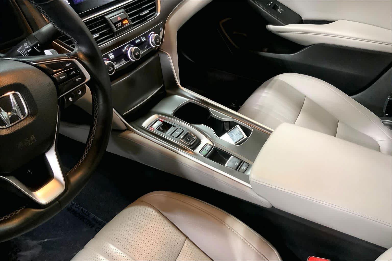 Used 2019 Lunar Silver Metallic Honda EX-L 2.0T image 17
