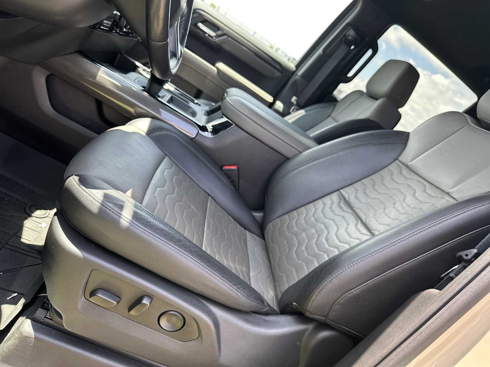 2023 Chevrolet Silverado 1500 ZR2 - Photo 11