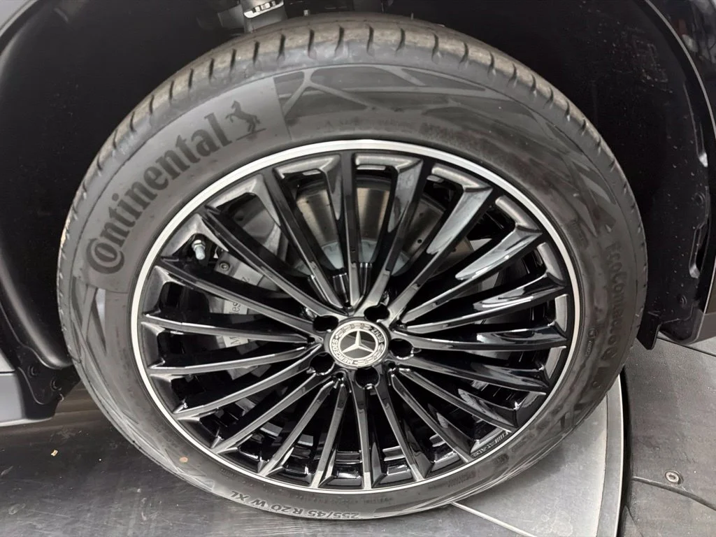 New 2027 Black Mercedes-Benz GLC 300 Coupe image 9