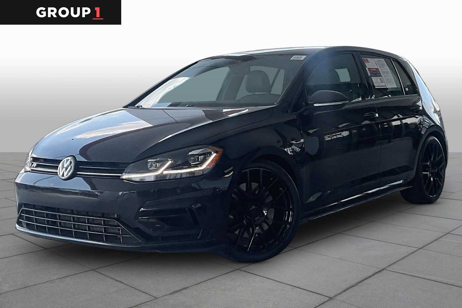 2018 Volkswagen Golf R w/DCC & Navigation 4-door DSG's photo