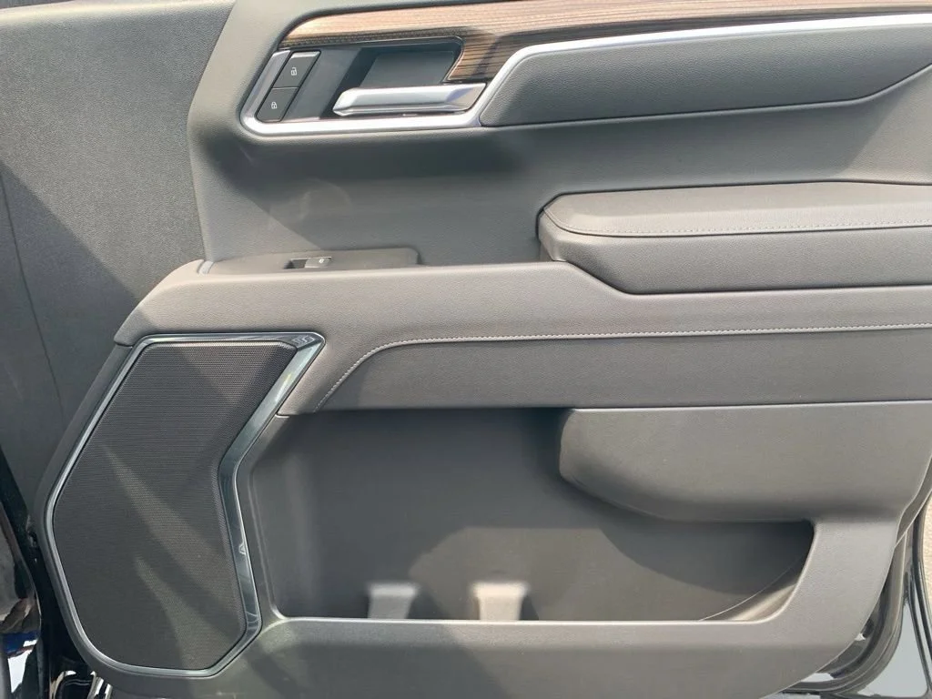 2025 Chevrolet Silverado 1500 LT - Photo 19