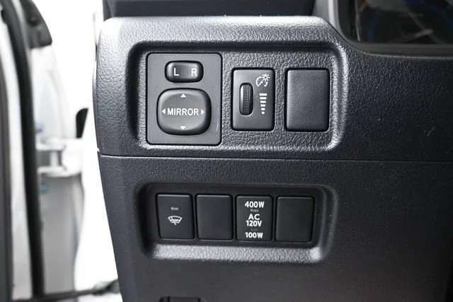 Used 2019 Super White Toyota SR5 image 13