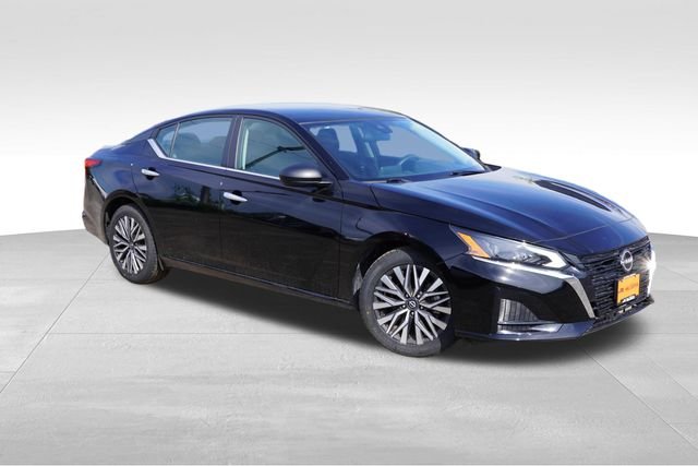 Certified 2024 Nissan Altima SV with VIN 1N4BL4DV3RN307116 for sale in Roseville, MN