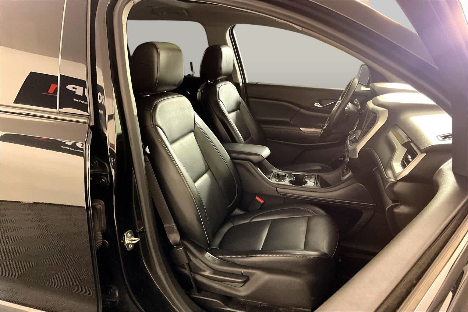 Used 2022 Ebony Twilight Metallic GMC SLT image 9