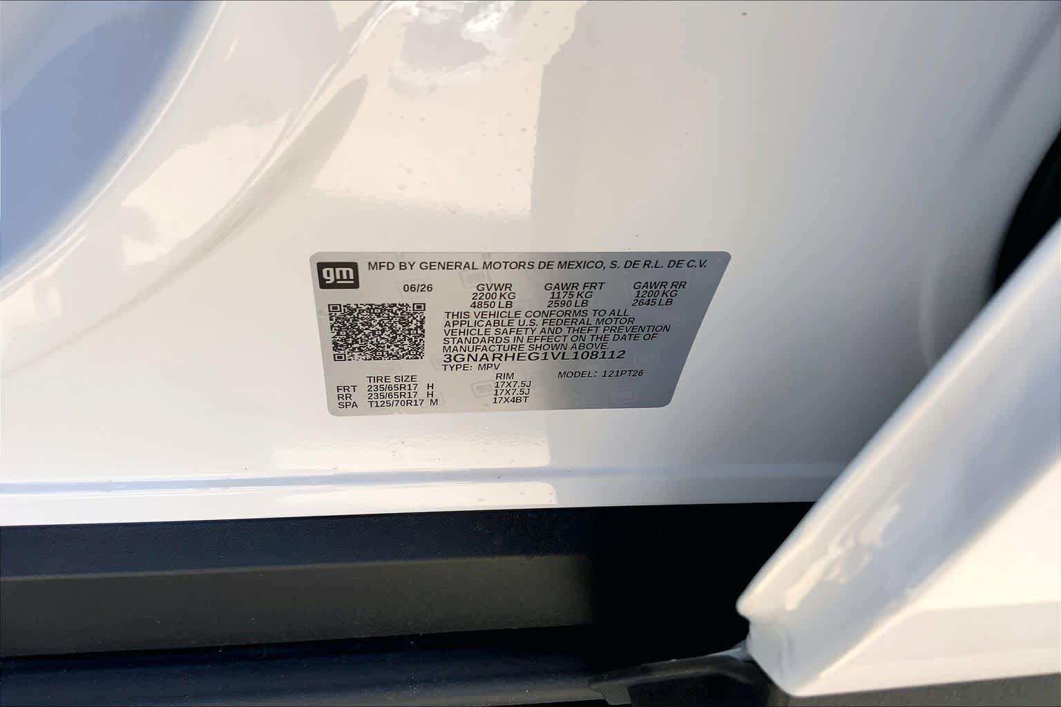 New 2027 Summit White Chevrolet LT image 21