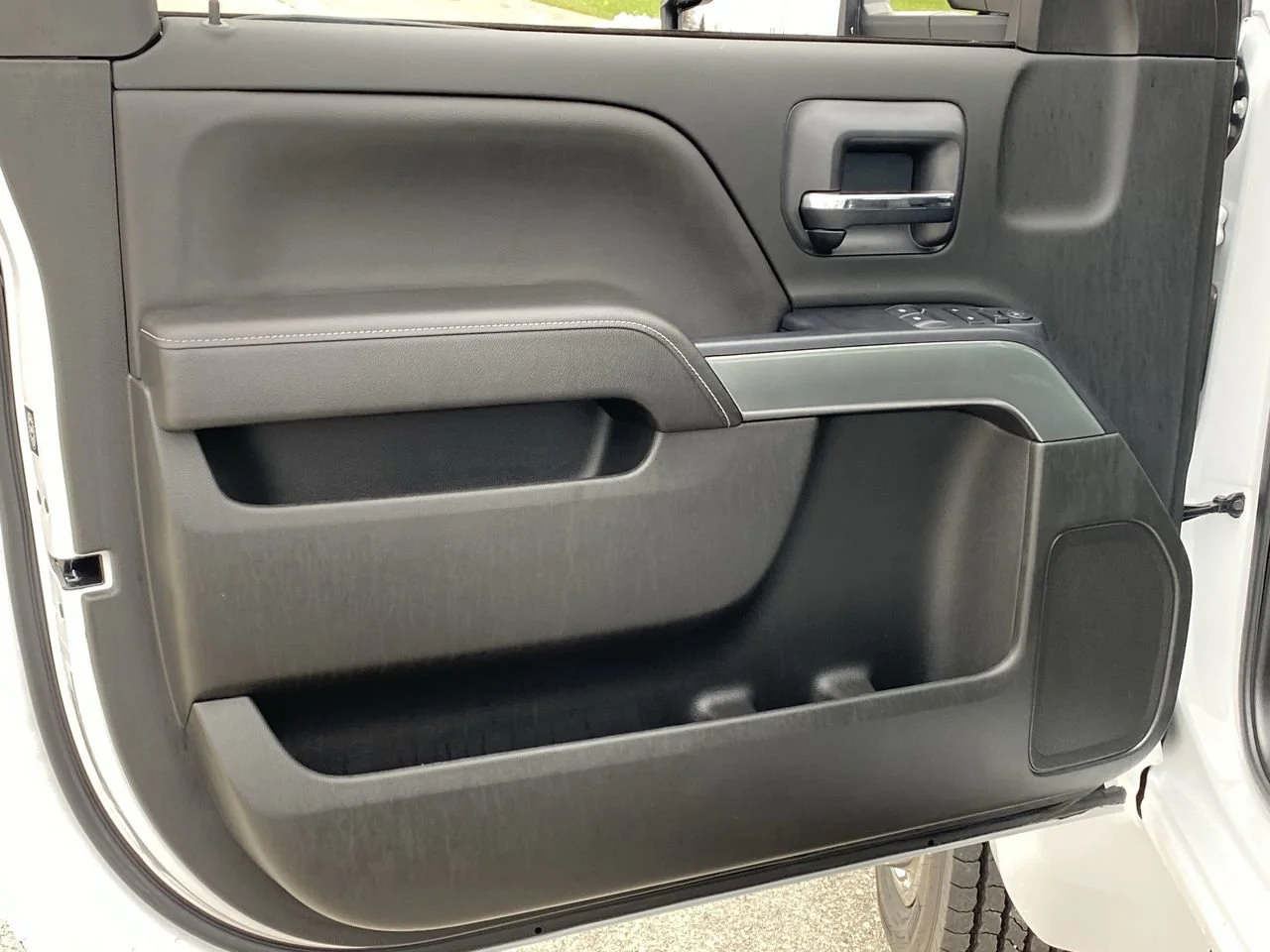 2023 Chevrolet Silverado 4500 HD Chassis Cab Work Truck - Photo 25