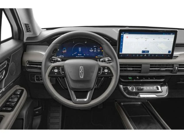 Used 2025 White Lincoln Premiere image 6