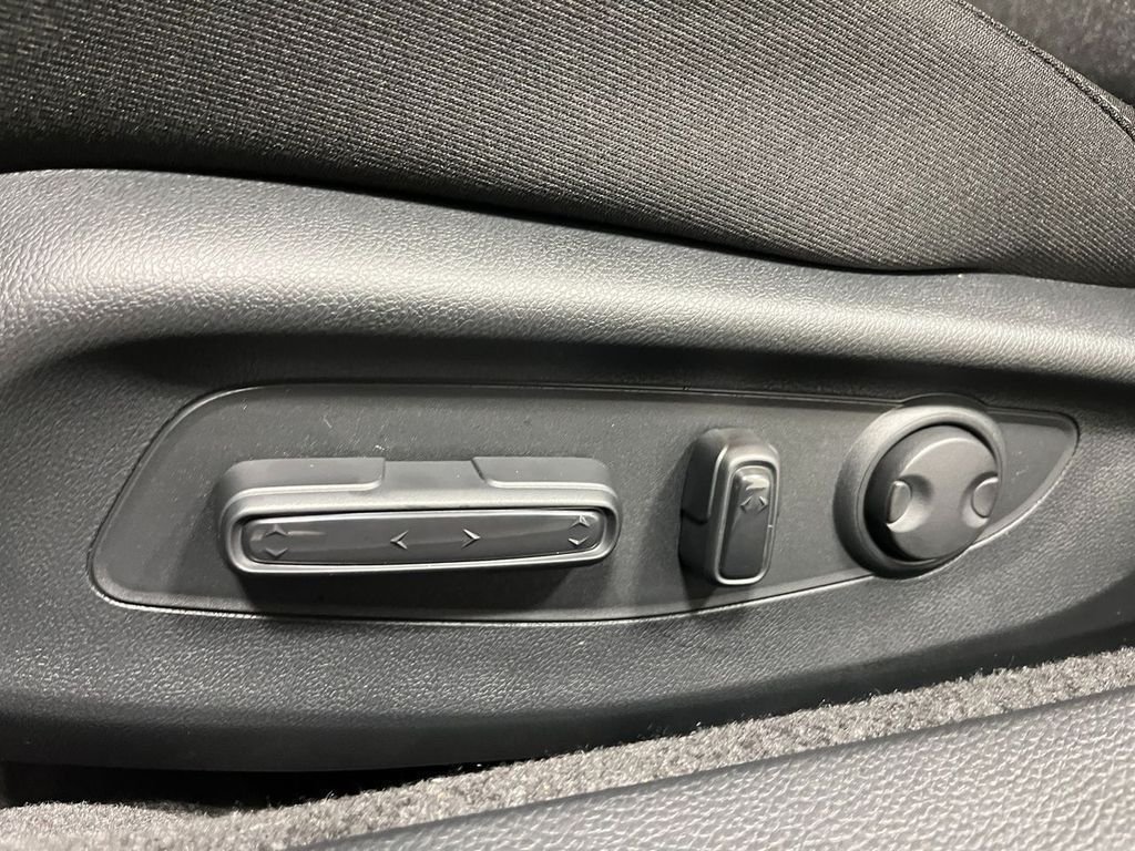 2025 Honda Accord SE - Photo 13