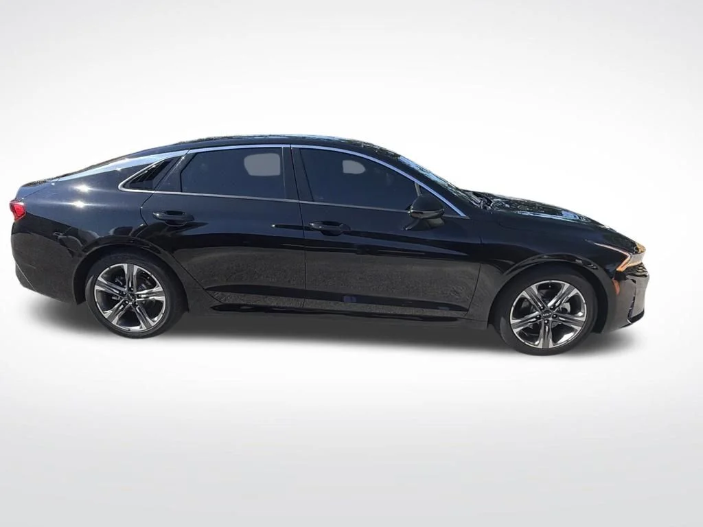 Used 2022 Ebony Black Kia EX image 4
