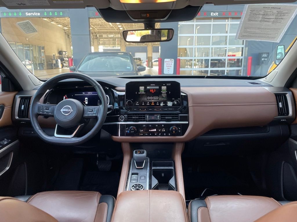 Used 2024  Nissan Platinum image 12