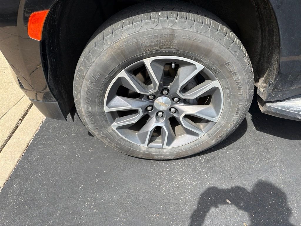 Used 2023 Black Chevrolet LT image 2