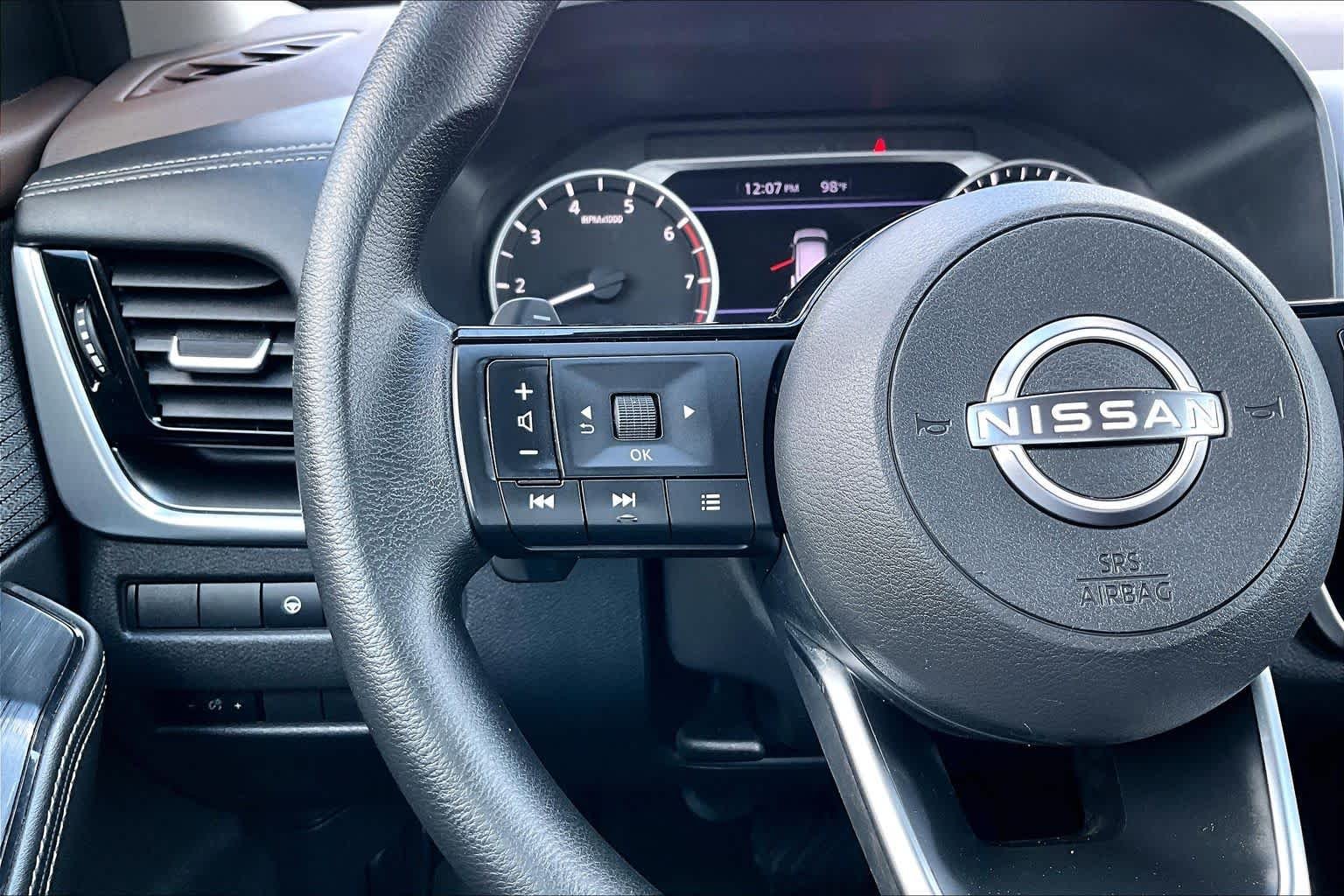 Used 2022 Pearl White Tricoat Nissan SV image 24