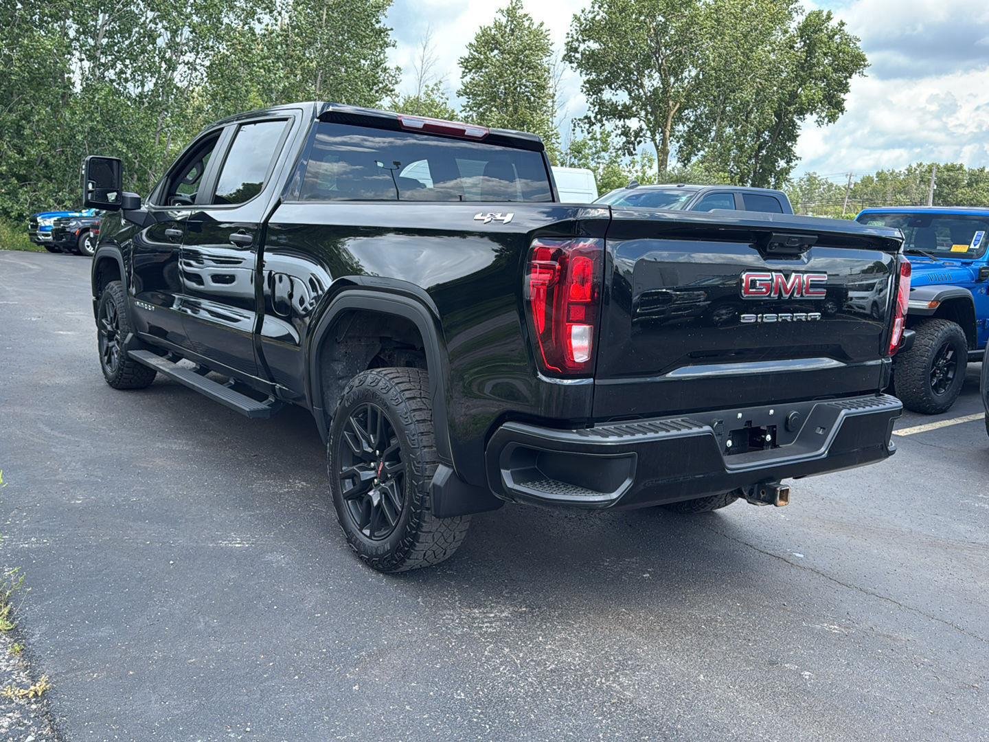 Used 2024 Onyx Black GMC Pro image 10