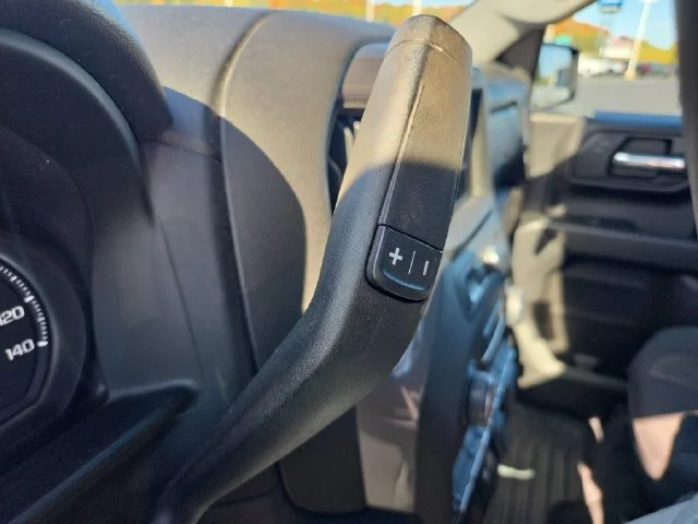 Used 2021 SHADOW GRAY METALLIC Chevrolet Custom image 28