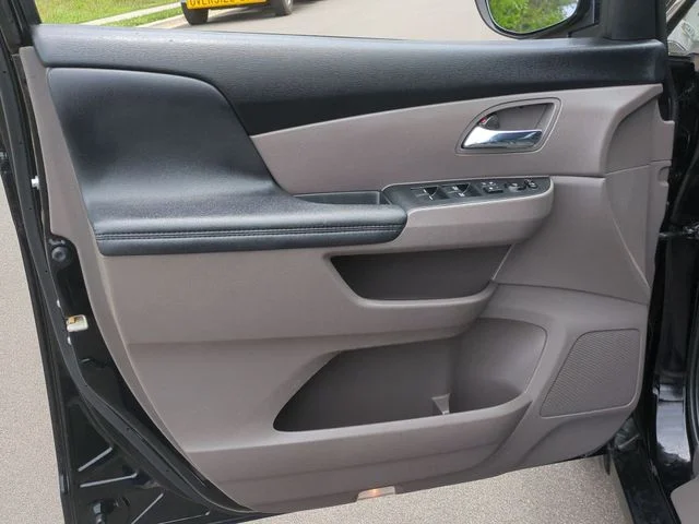 Used 2016  Honda EX-L image 30