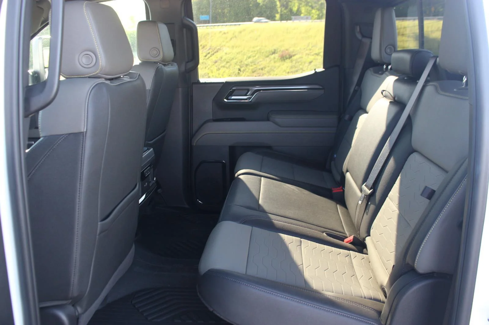 Used 2024 Summit White Chevrolet ZR2 image 38