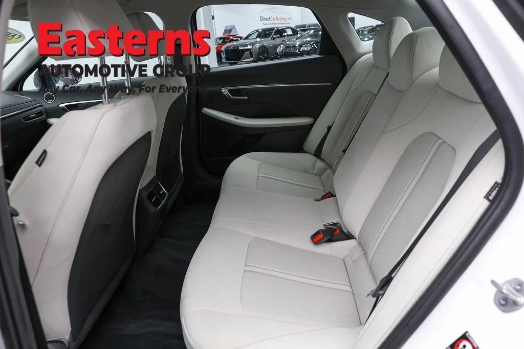 Used 2023 White Hyundai SEL image 22
