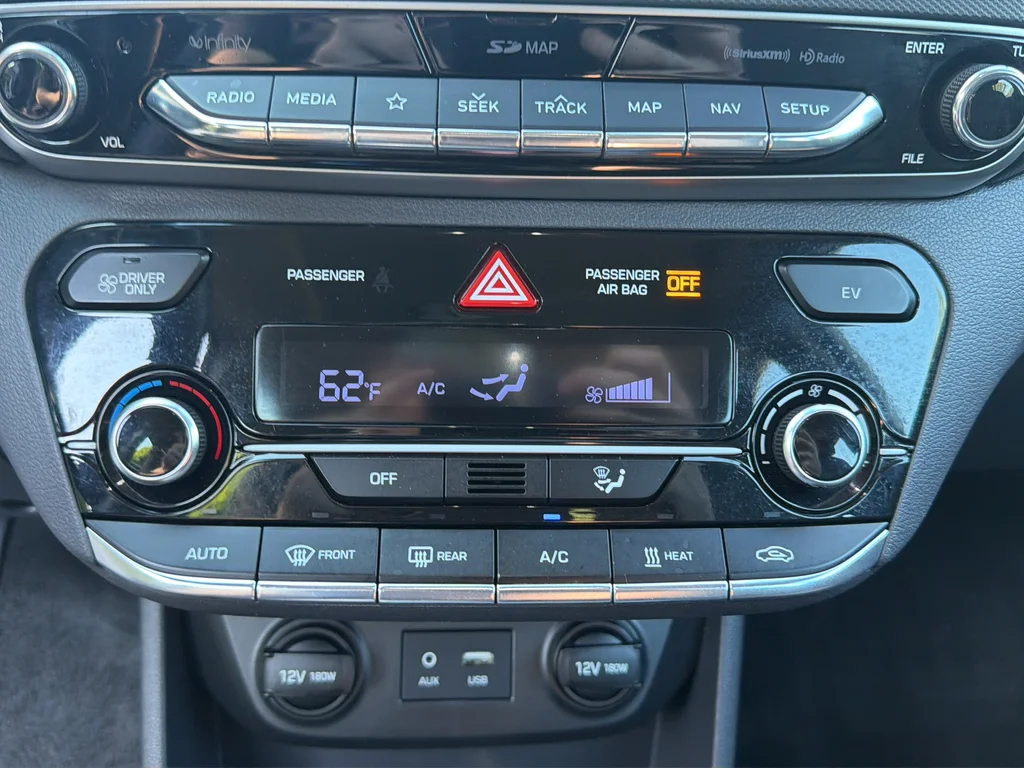 Used 2019 Ceramic White Hyundai Limited image 26