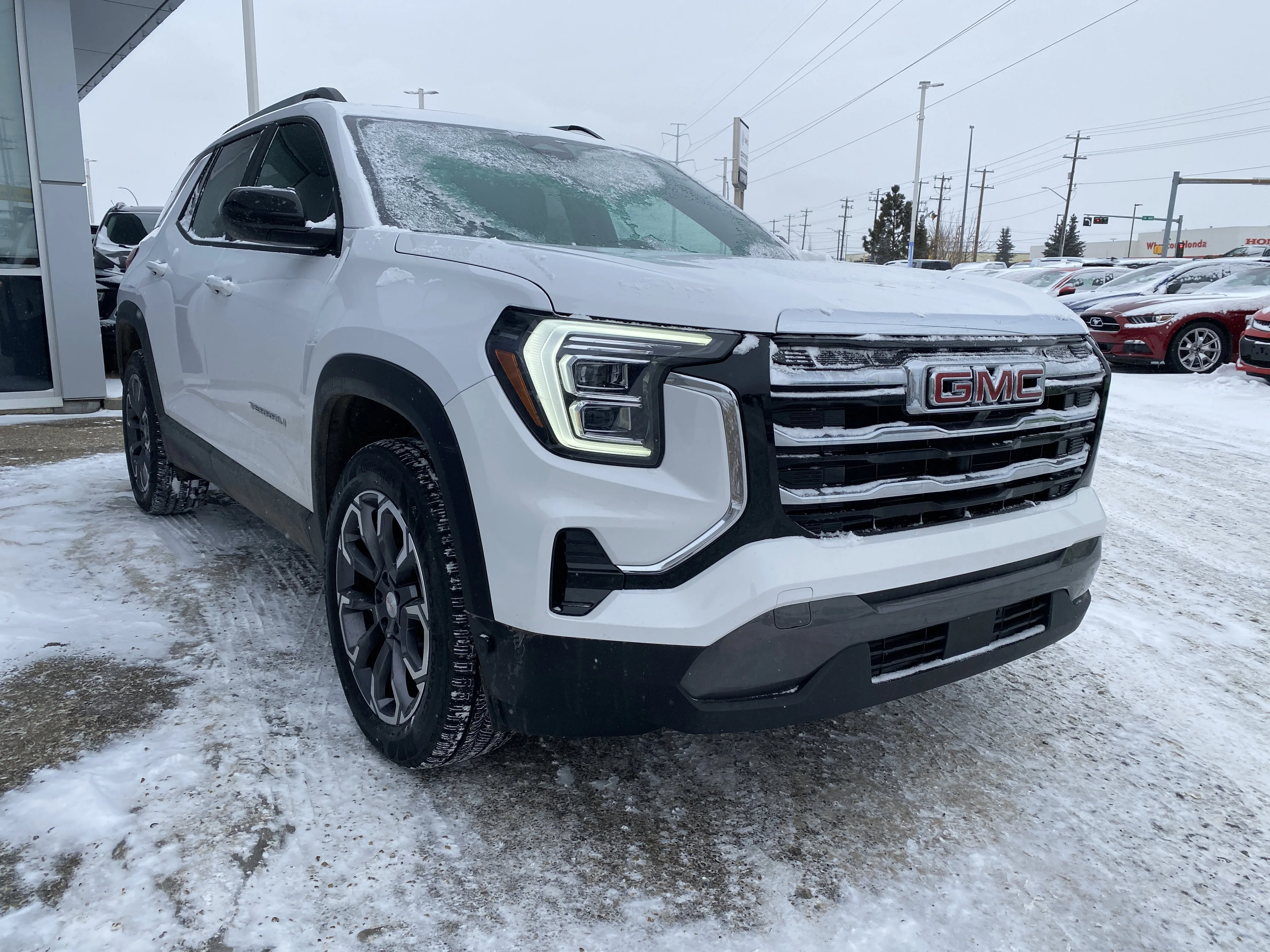Certified Used 2026 White GMC AWD Elevation * PREMIUM PACKAGE * PANORAMIC SUNROOF * POWER TAILGATE image 6