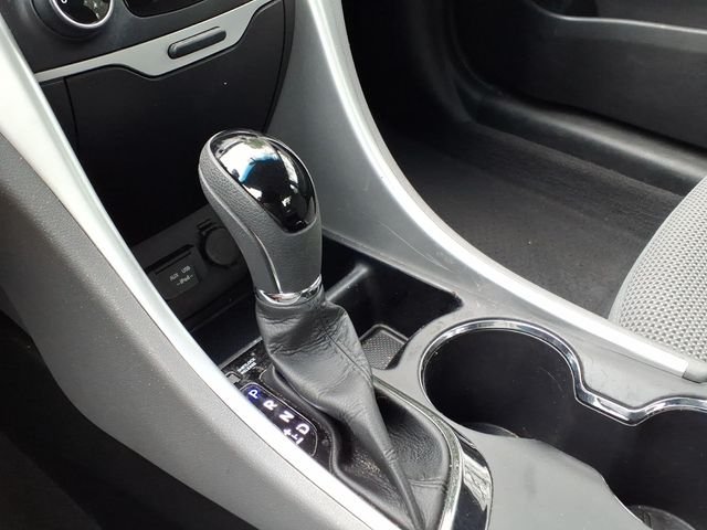 Used 2013 Black Hyundai GLS image 17