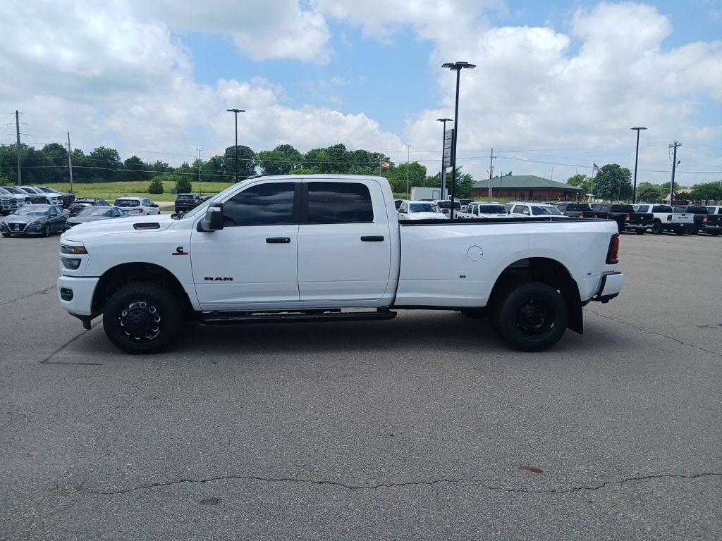 New 2026 Bright White Clear-Coat Exterior Paint RAM Big Horn image 5