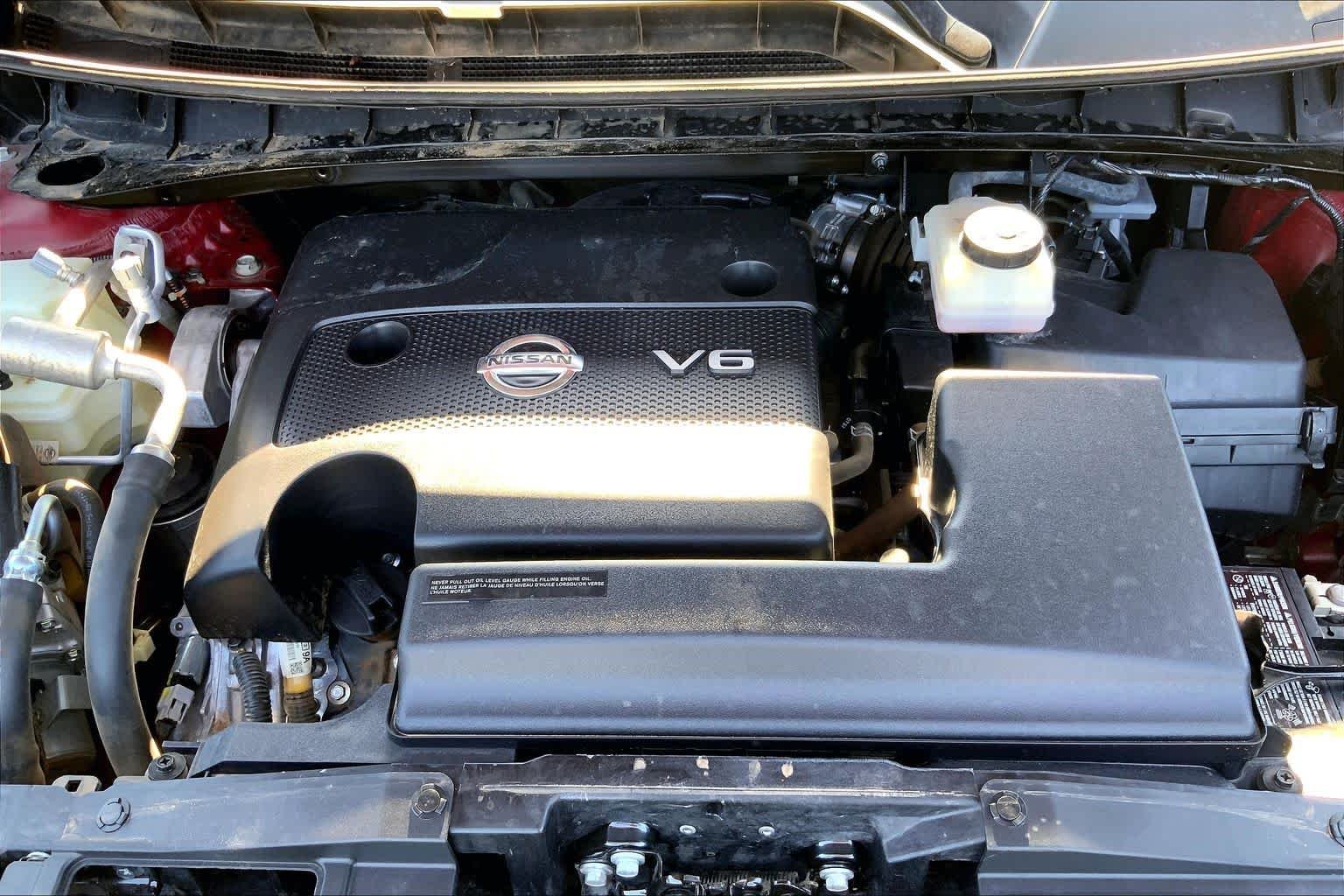 Used 2022 Scarlet Ember Tintcoat Nissan Platinum image 31