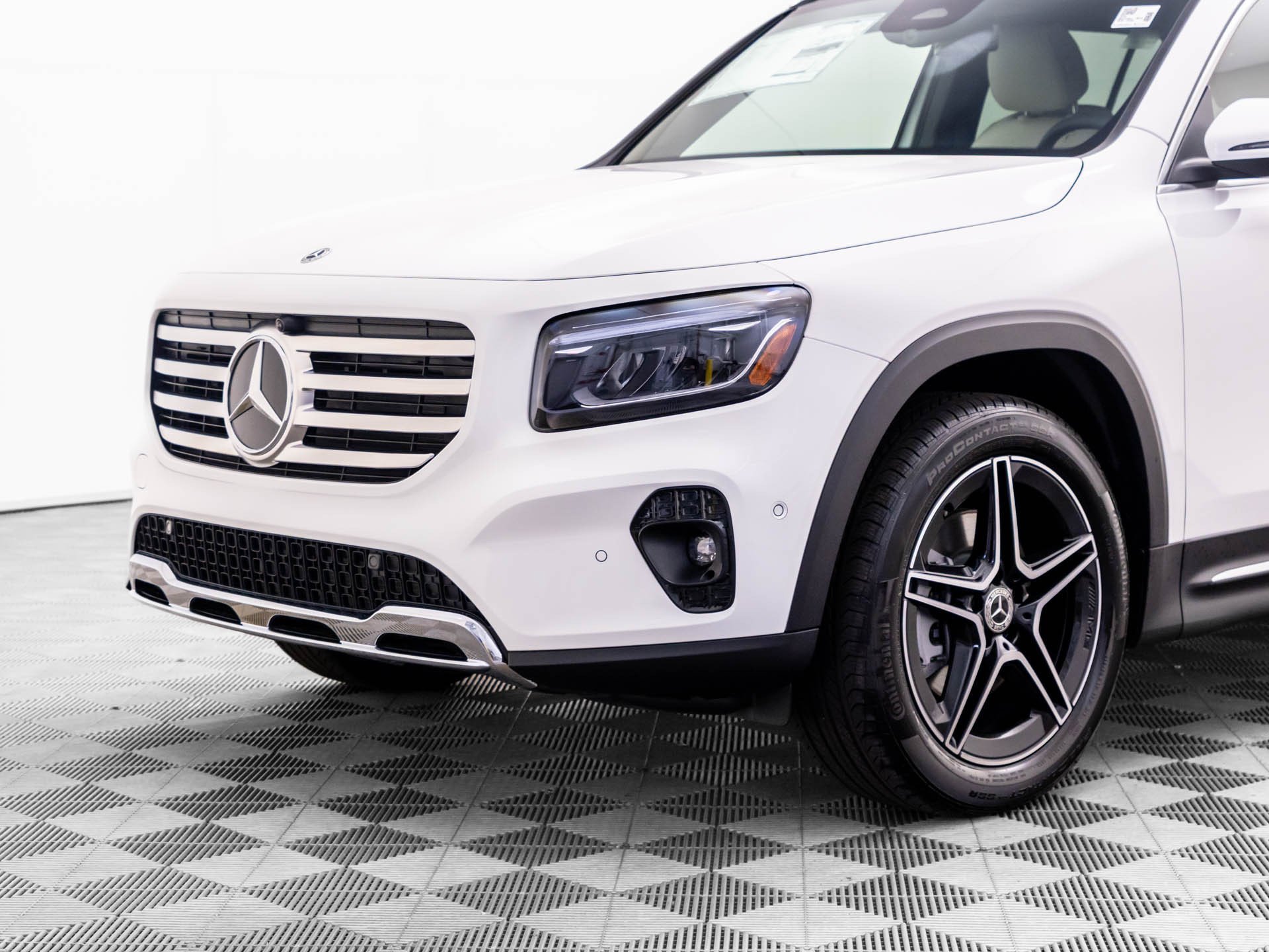 New 2026 White Mercedes-Benz GLB 250 image 79