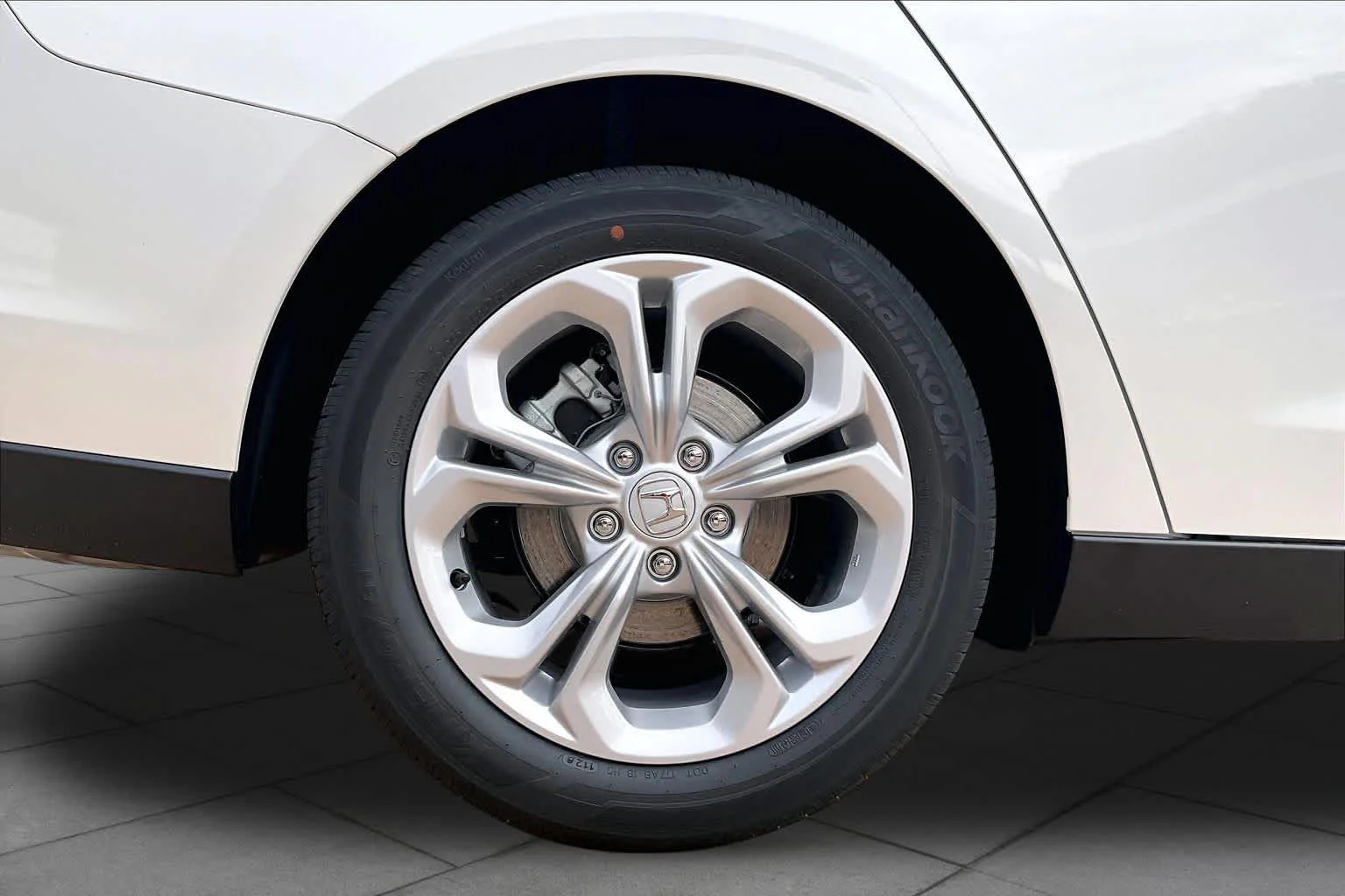 New 2026 Platinum White Pearl Honda LX image 11