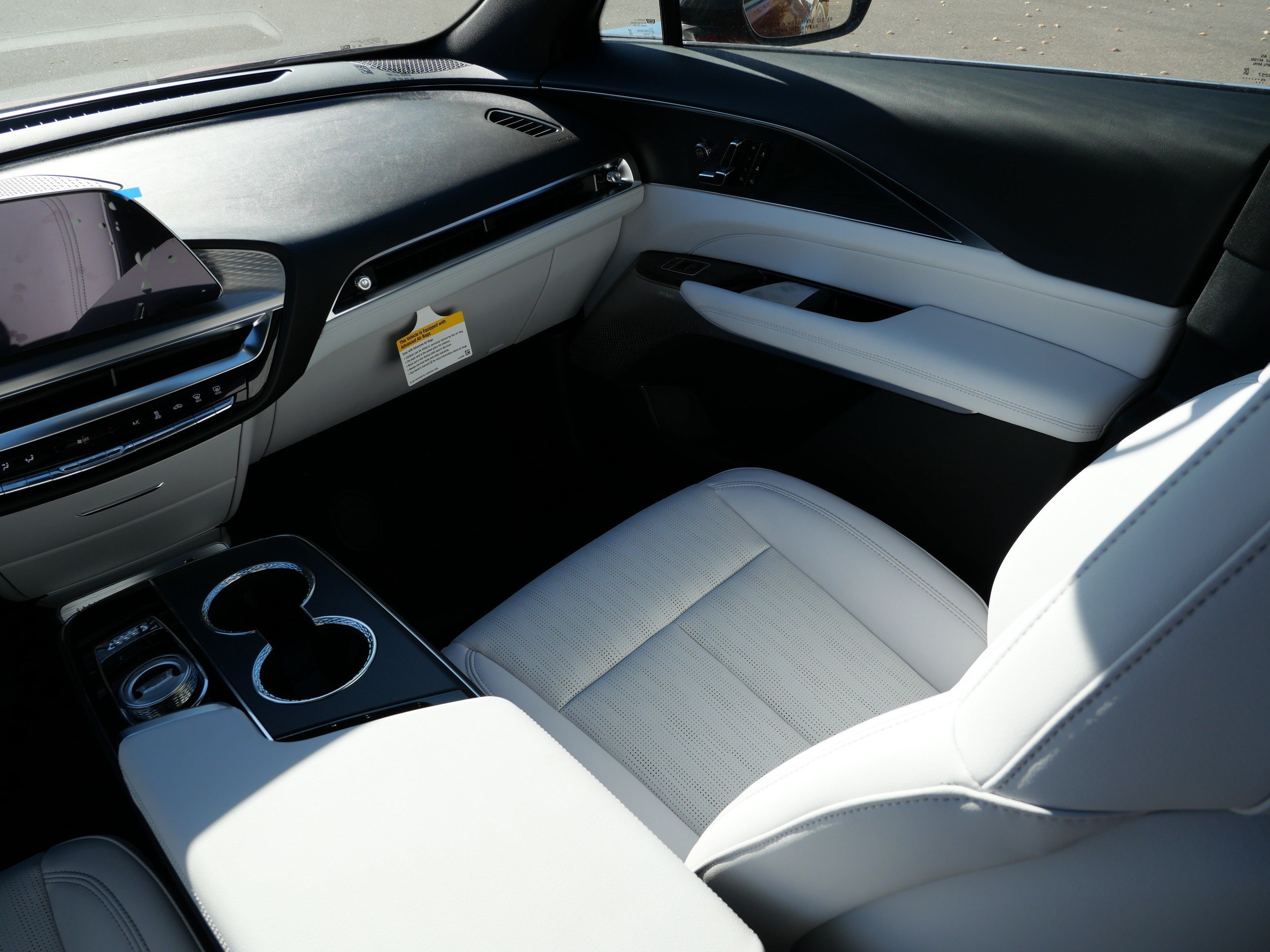 2026 Cadillac LYRIQ Premium Sport - Photo 9