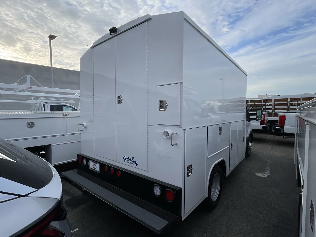 2025 Ford Transit Chassis Cab Base