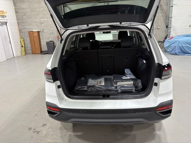 New 2026 White Volkswagen 1.5T SE Black image 13