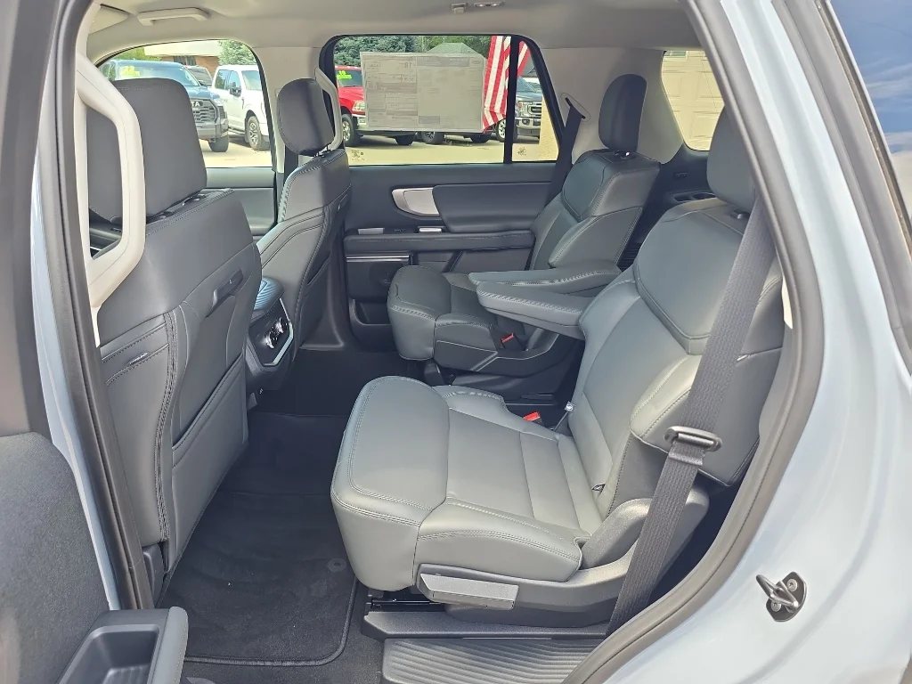 New 2026 Glacier Gray Metallic Tri-Coat Ford Active image 31