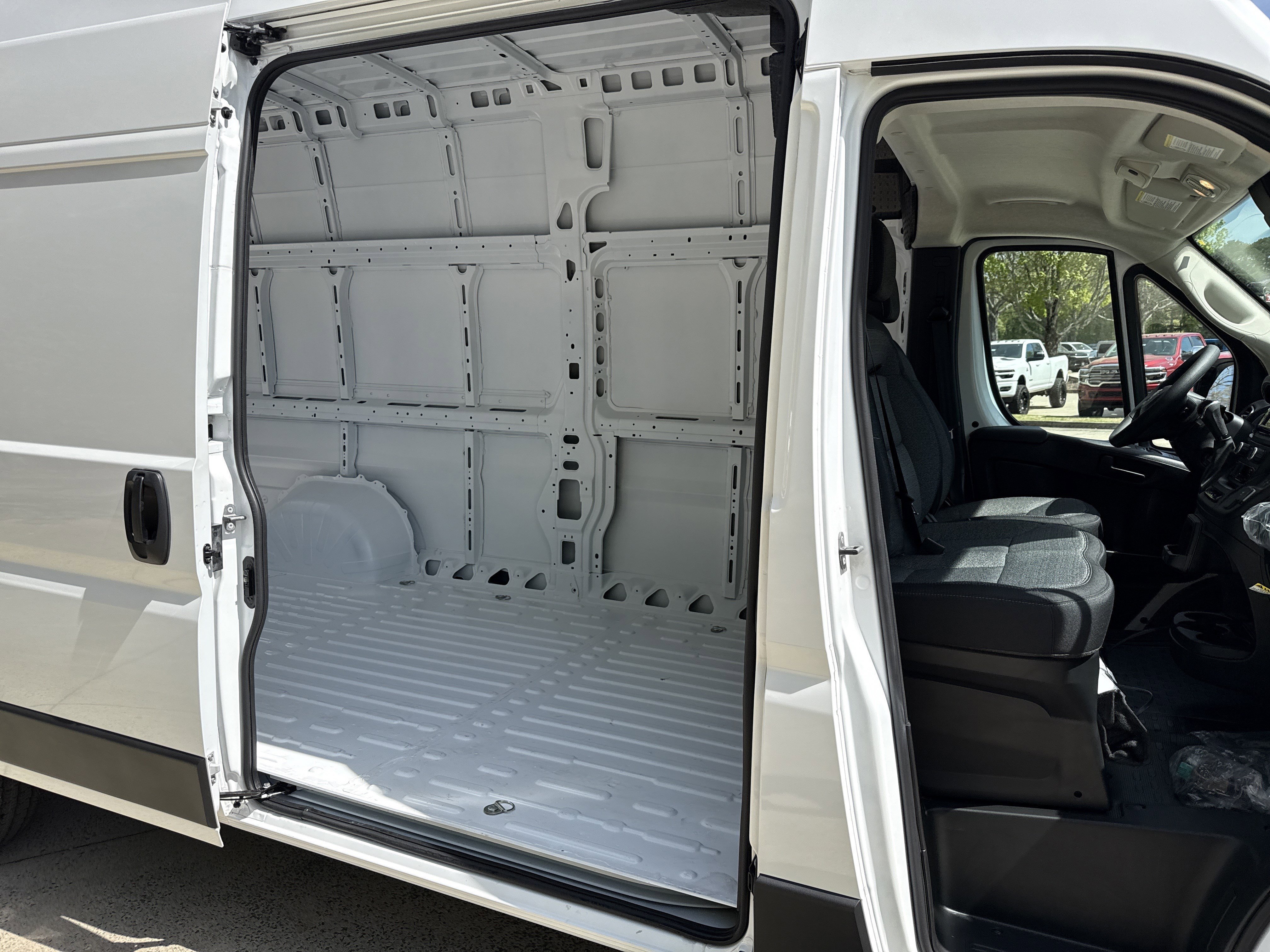New 2026 Bright White Clear-Coat Exterior Paint RAM Tradesman image 16