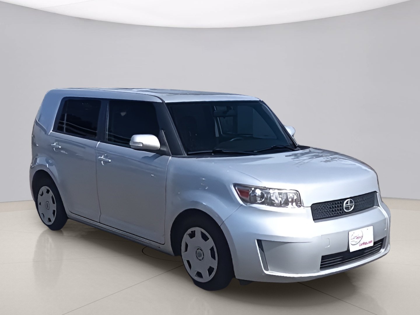 Used 2010 Silver Scion HATCHBACK image 7