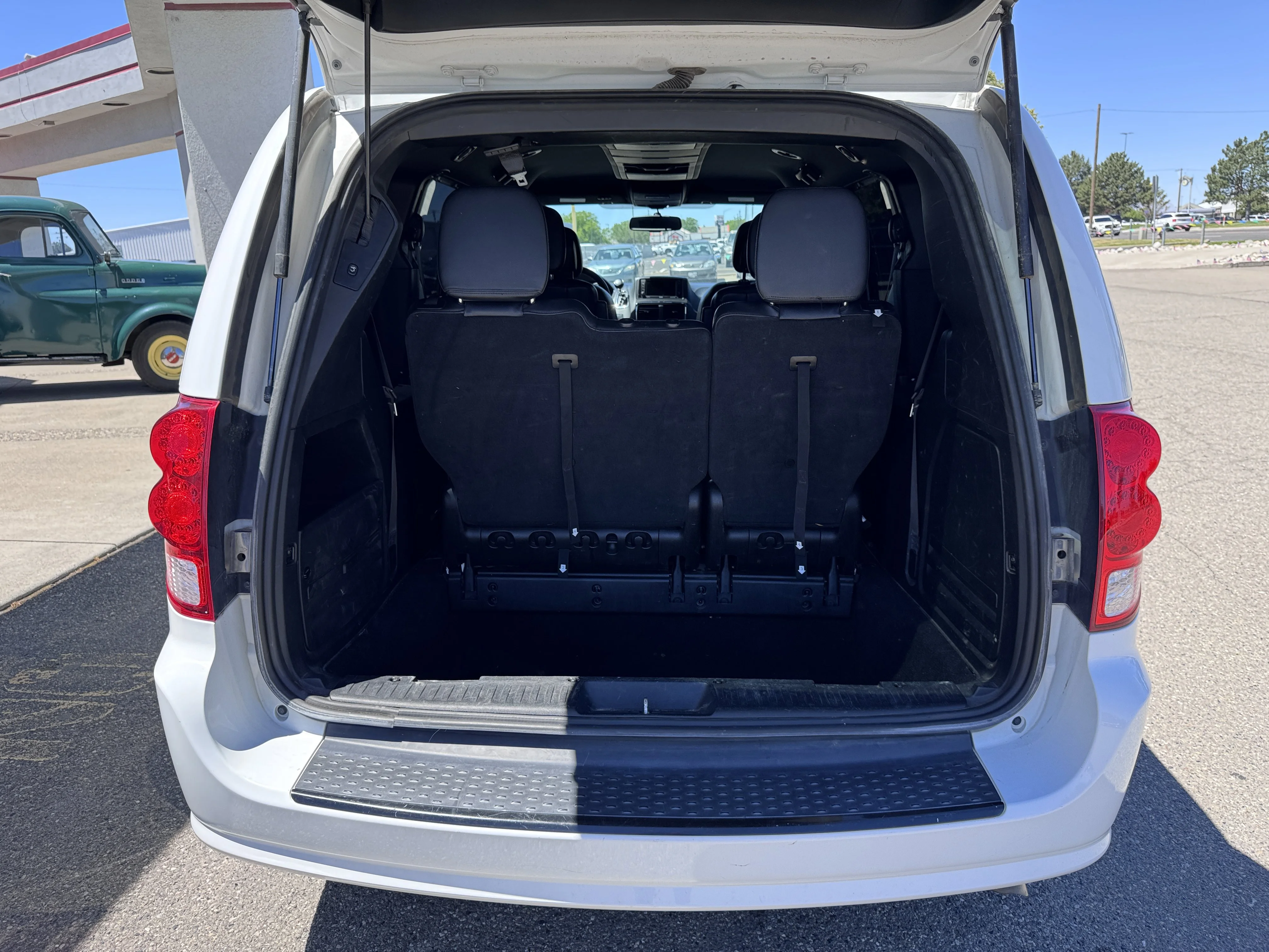 Used 2016 Bright White Clearcoat Dodge SXT Plus image 52