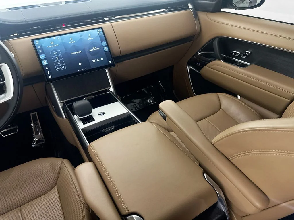 Used 2025 Gray Land Rover SE image 24