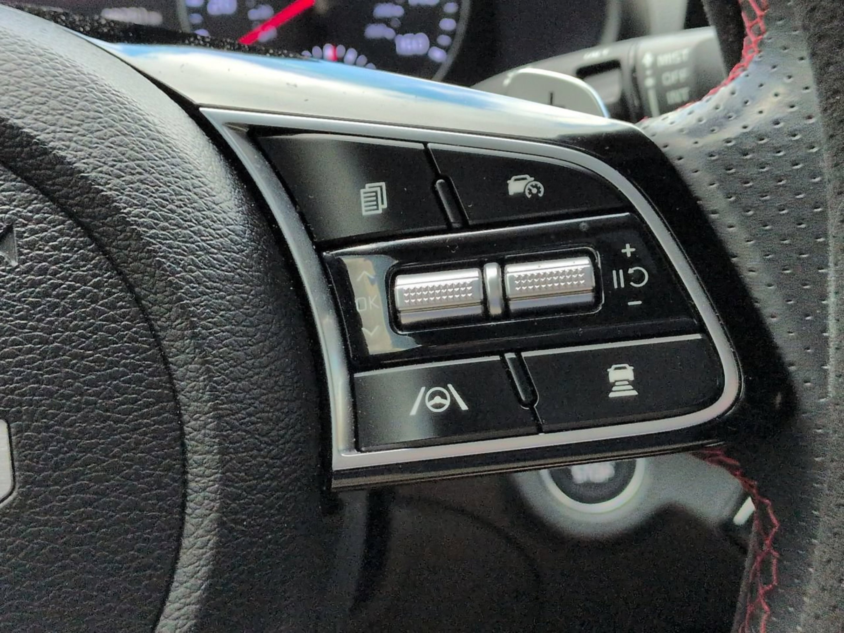 Certified Used 2024 Aurora Black Kia GT image 25