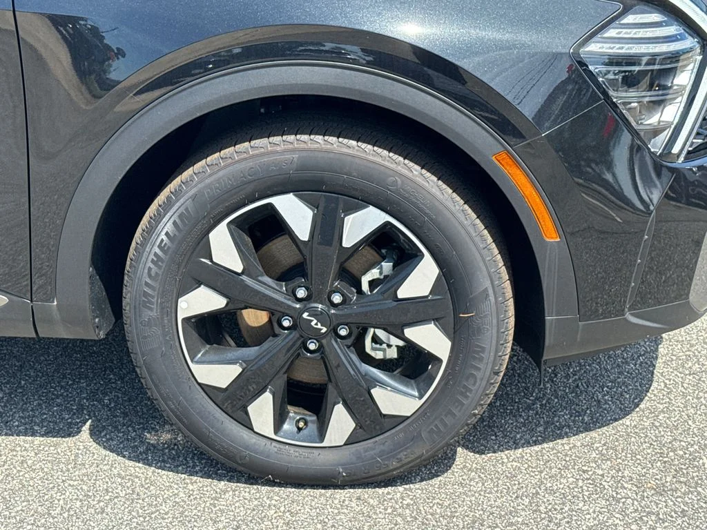 New 2024 Fusion Black Kia X-Line image 12