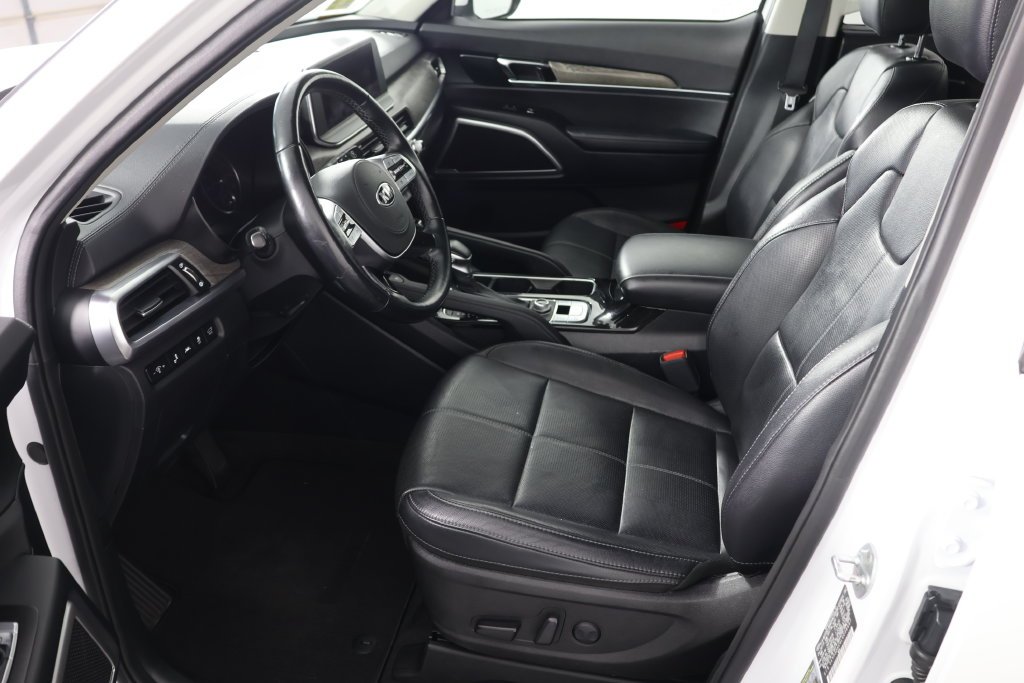 Used 2020 Snow White Pearl Kia EX image 21