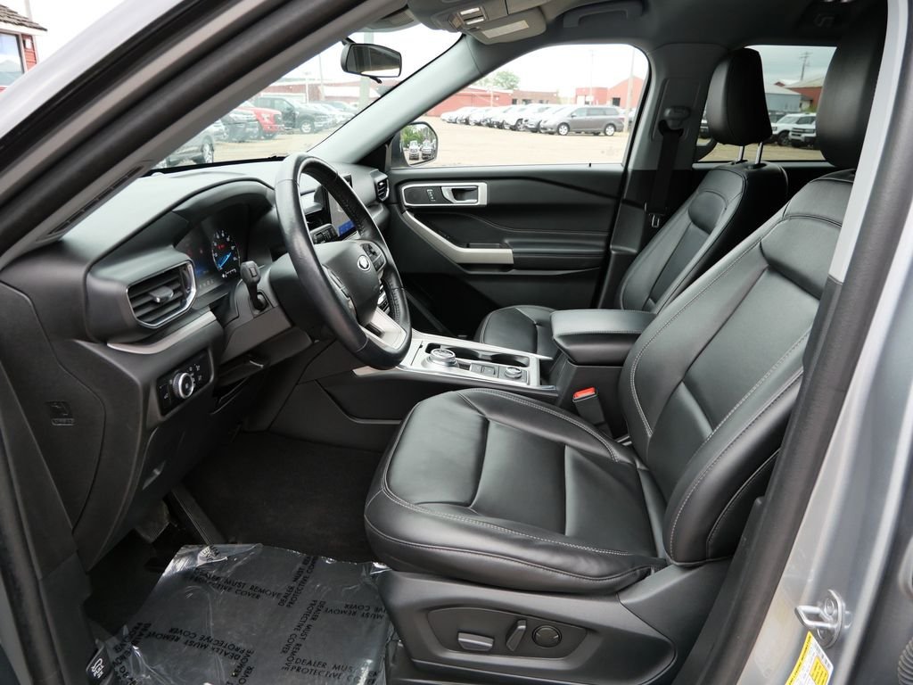 Certified Used 2023 Silver Ford XLT image 15