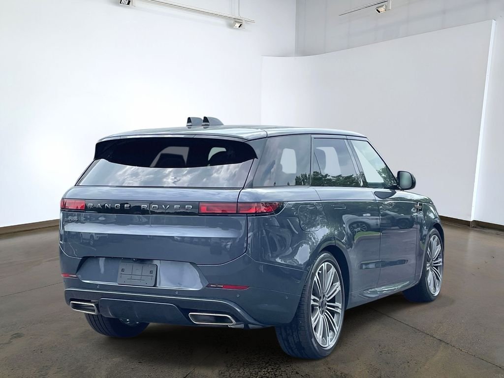 New 2026 Varesine Blue Land Rover Dynamic SE image 4